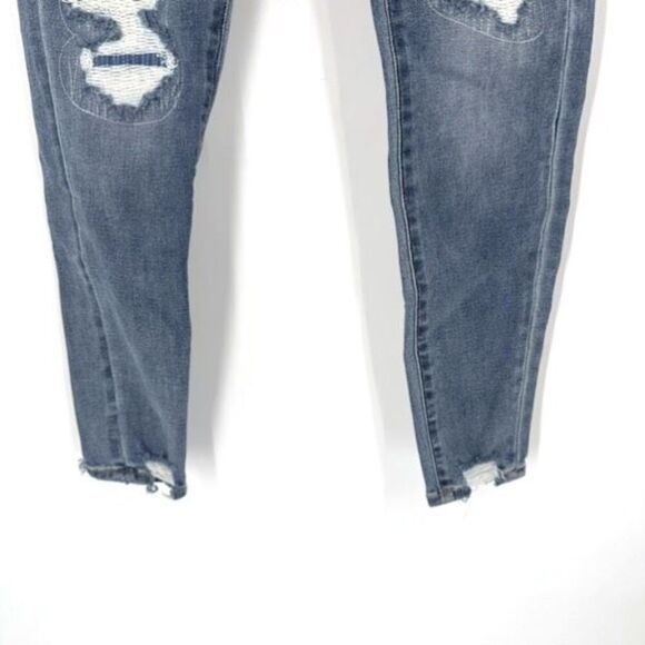 Ashley Mason Womens Distressed Skinny Leg Jeans Medium Blue Denim Patches Size 9 - Picture 5 of 13
